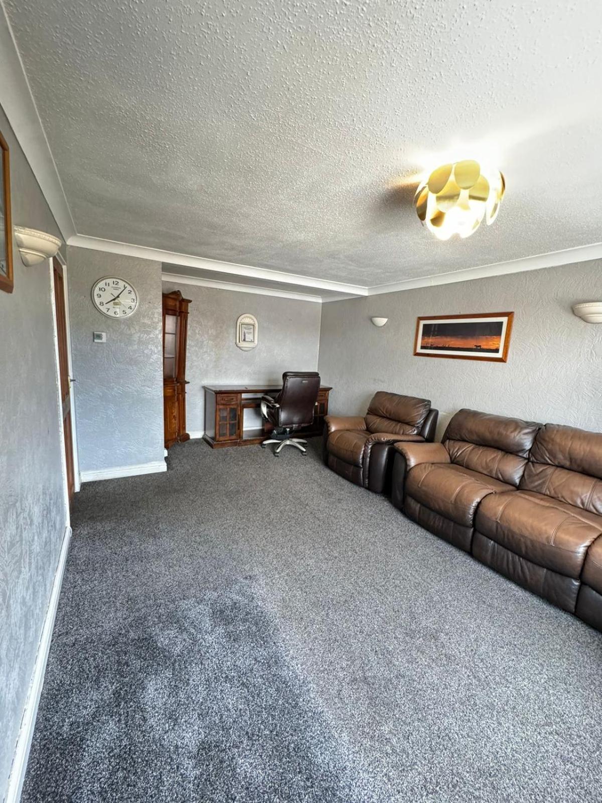 Holiday home Two Bedroom House Near Football & Cricket Ground